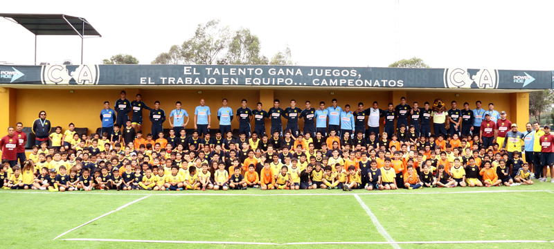 Pequeños del Curso de Verano Nido Águila conviven con primer equipo * Club  América - Sitio Oficial